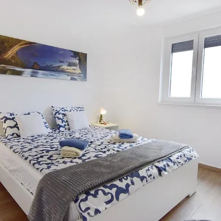 Apartment In Zambratija Mit Kleinem Garten Umag